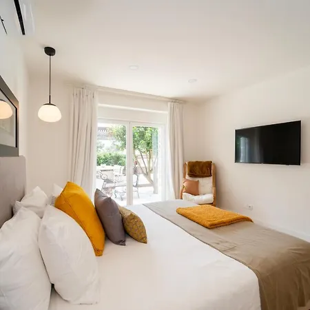 Shaz Apartment